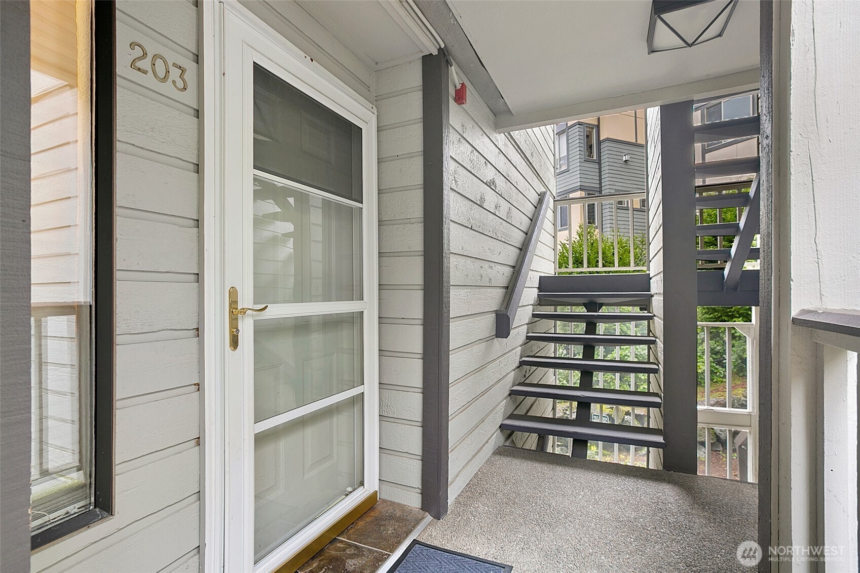 2930 76th Avenue SE Mercer Island WA 98040