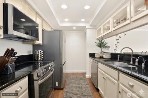 2930 76th Avenue SE Mercer Island WA 98040