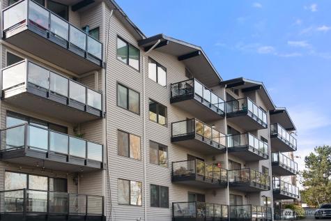 2562 Thorndyke Avenue W Seattle WA 98199