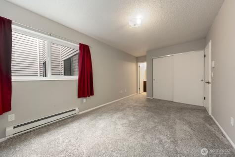 2562 Thorndyke Avenue W Seattle WA 98199