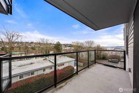 2562 Thorndyke Avenue W Seattle WA 98199