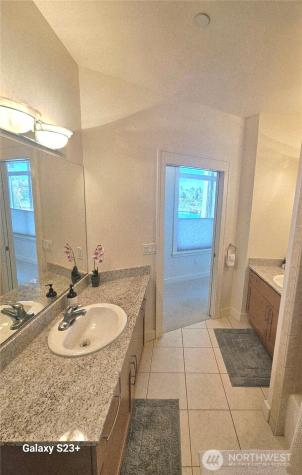 3217 Eastlake Avenue E Seattle WA 98102