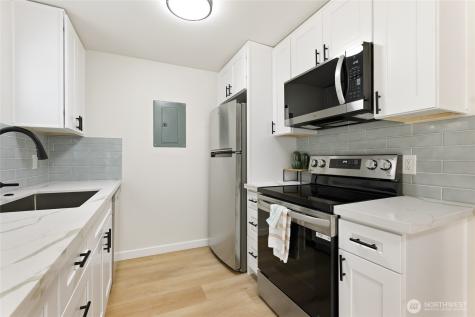 1220 N 137th Street Seattle WA 98133