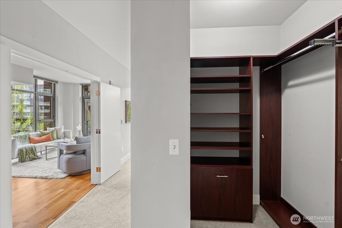 2911 2nd Avenue Seattle WA 98121