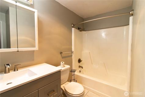 2929 SE Mile Hill Drive Port Orchard WA 98366