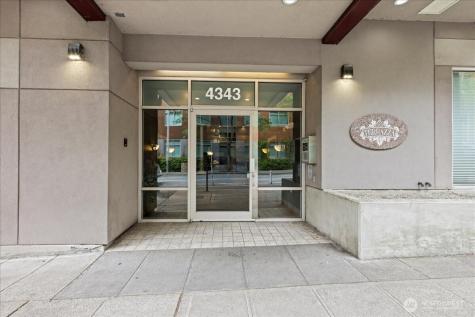 4343 Roosevelt Seattle WA 98105