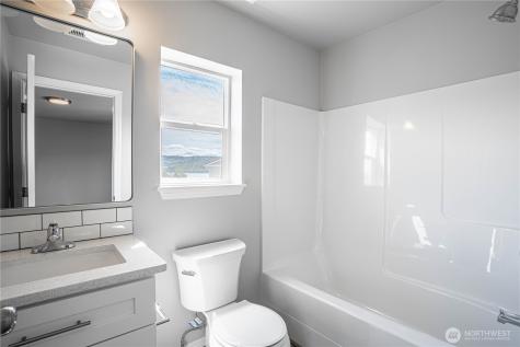 51 Phoebe Lane Manson WA 98831