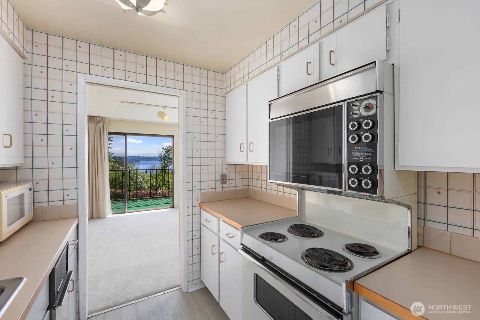 8001 Sand Point Way NE Seattle WA 98115