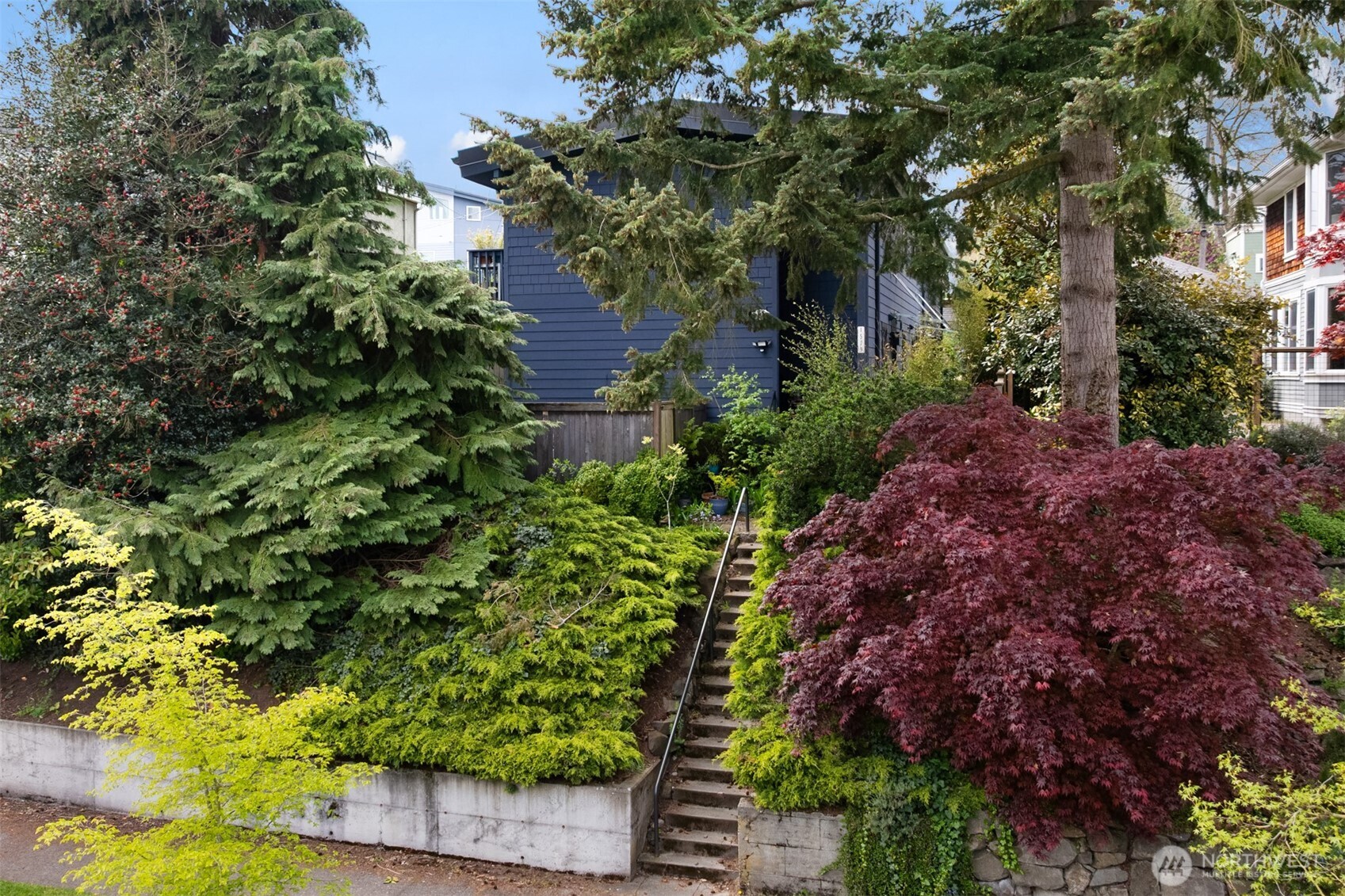 1519 5th Ave W Seattle WA 98119