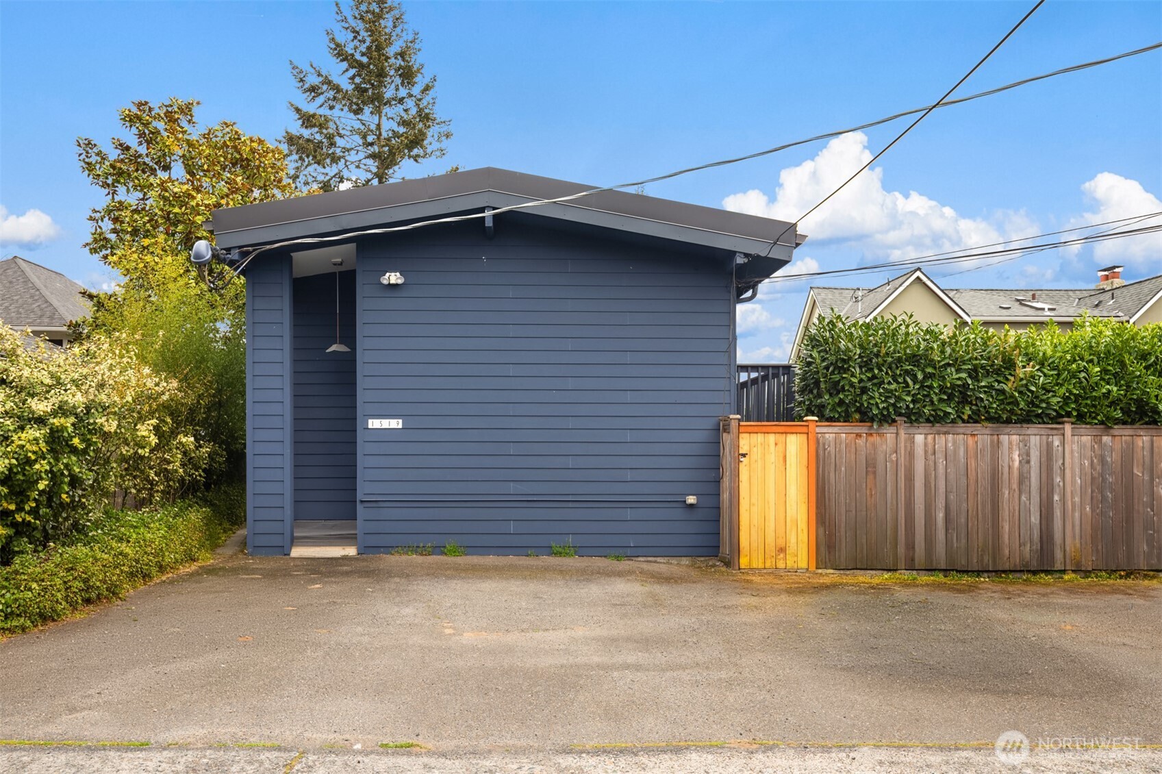 1519 5th Ave W Seattle WA 98119