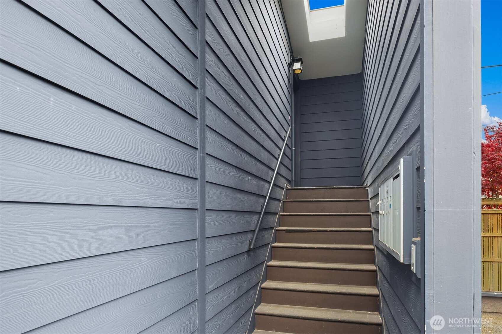 1519 5th Ave W Seattle WA 98119