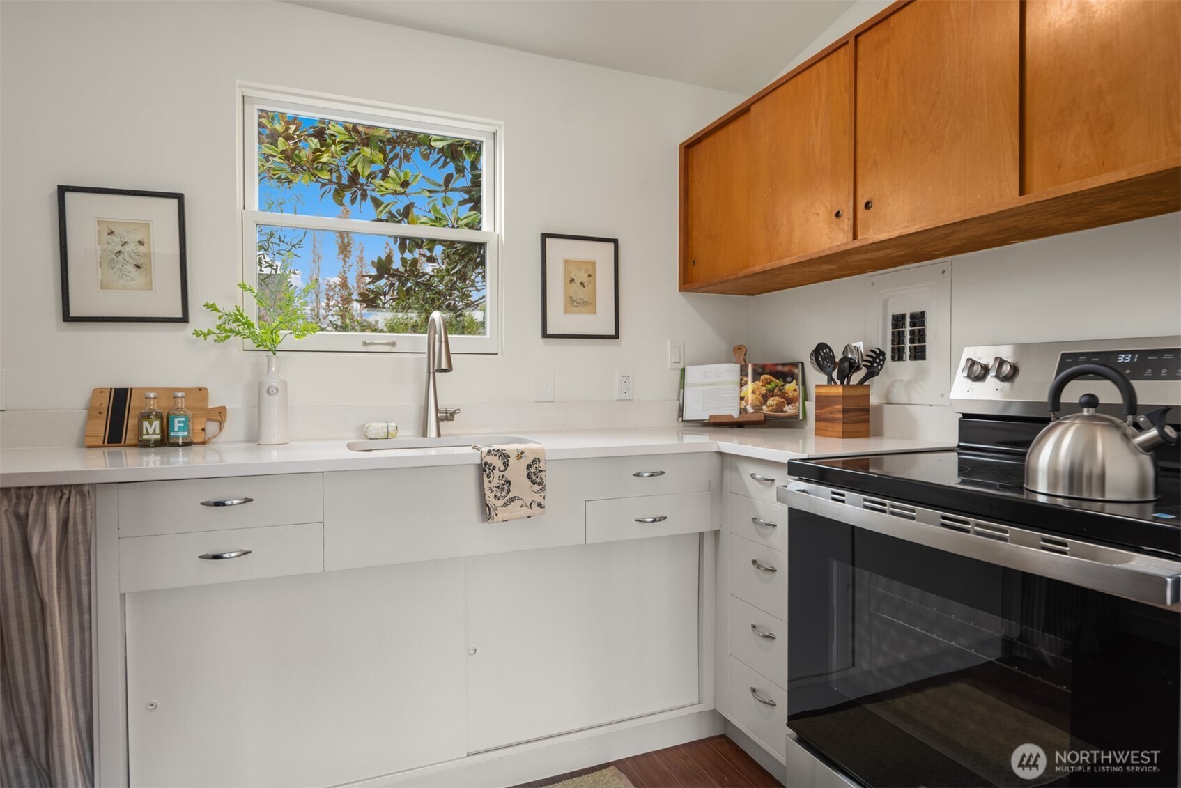 1519 5th Ave W Seattle WA 98119