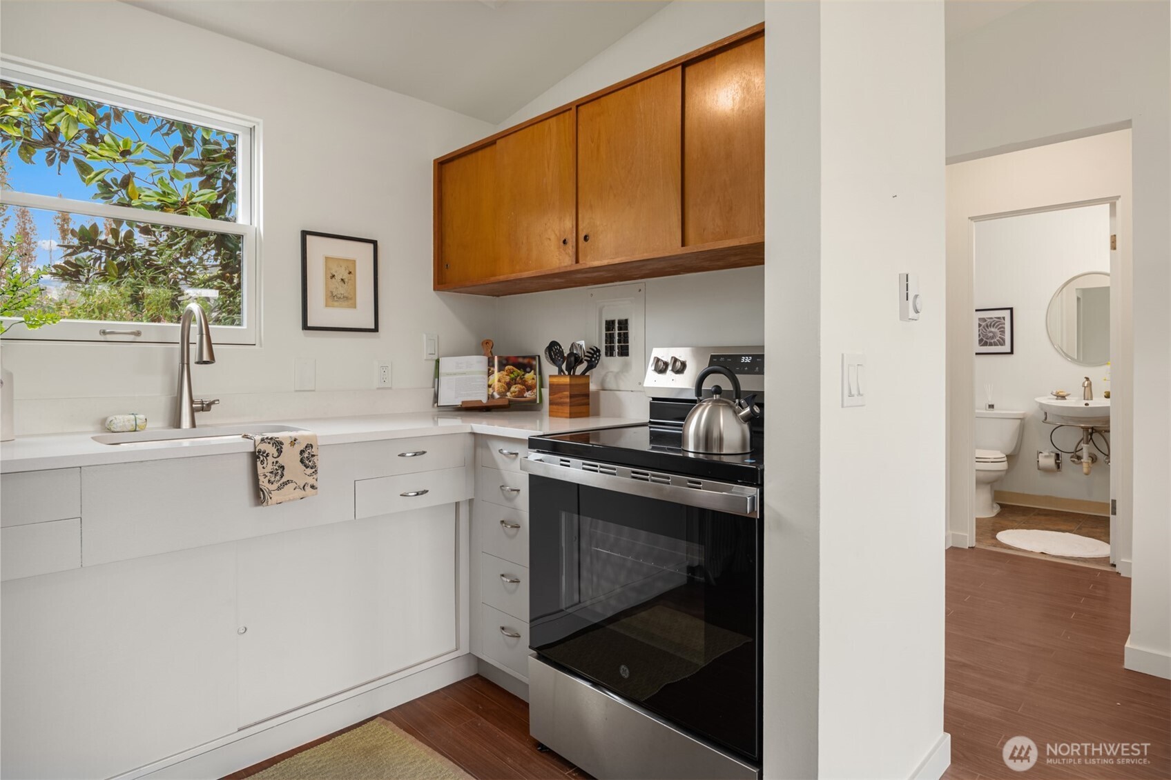 1519 5th Ave W Seattle WA 98119