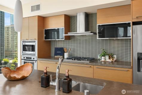 820 Blanchard Street Seattle WA 98121