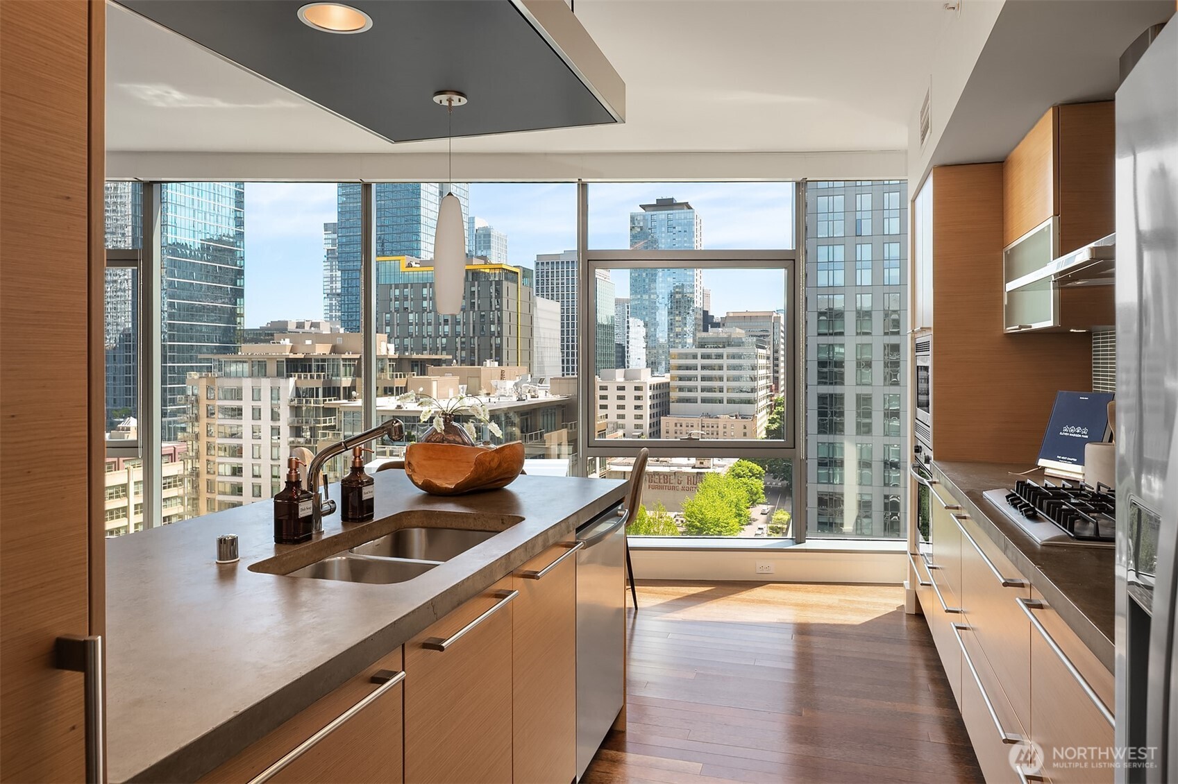 820 Blanchard Street Seattle WA 98121
