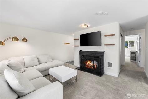 14221 181ST Woodinville WA 98072