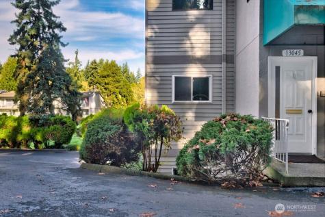 13045 15th Avenue NE Seattle WA 98125