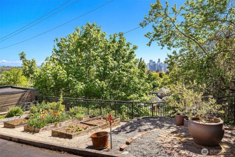 1902 Bigelow Avenue N Seattle WA 98109
