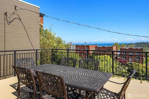 1902 Bigelow Avenue N Seattle WA 98109