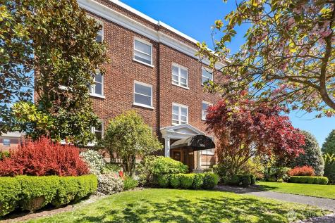 1902 Bigelow Avenue N Seattle WA 98109