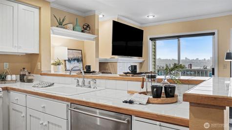 3420 Burke N Seattle WA 98103