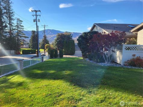 351 19th Street NE East Wenatchee WA 98802