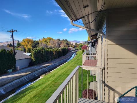 351 19th Street NE East Wenatchee WA 98802
