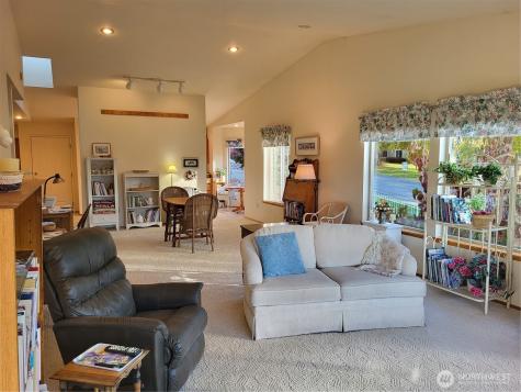 351 19th Street NE East Wenatchee WA 98802
