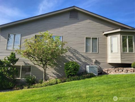 351 19th Street NE East Wenatchee WA 98802