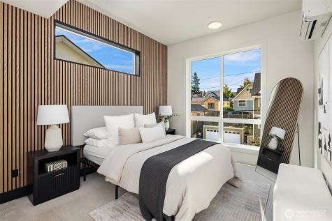 4421 2nd Avenue NE Seattle WA 98105