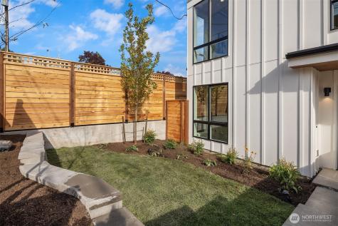 4421 2nd Avenue NE Seattle WA 98105