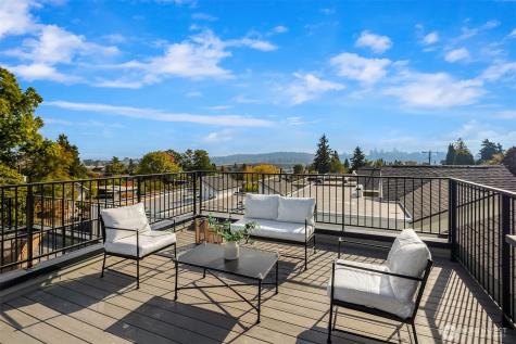 4421 2nd Avenue NE Seattle WA 98105