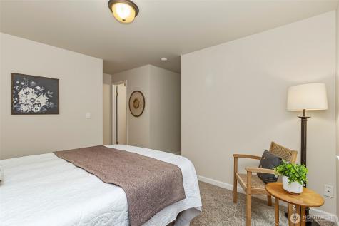 215 SW 100th Street Everett WA 98204
