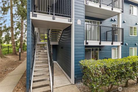 215 SW 100th Street Everett WA 98204