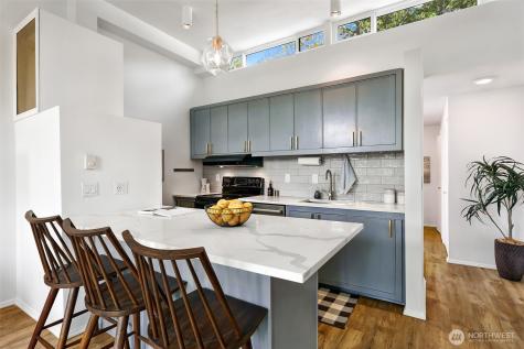 410 13th Avenue E Seattle WA 98102