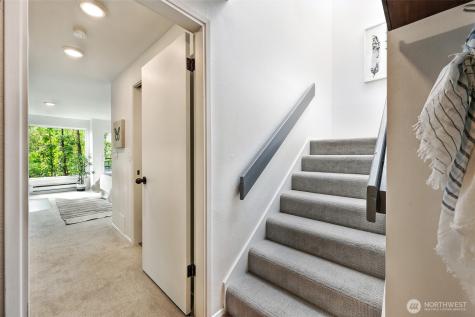 410 13th Avenue E Seattle WA 98102