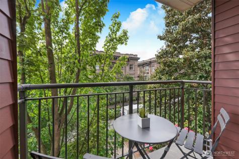 410 13th Avenue E Seattle WA 98102