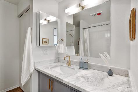 410 13th Avenue E Seattle WA 98102