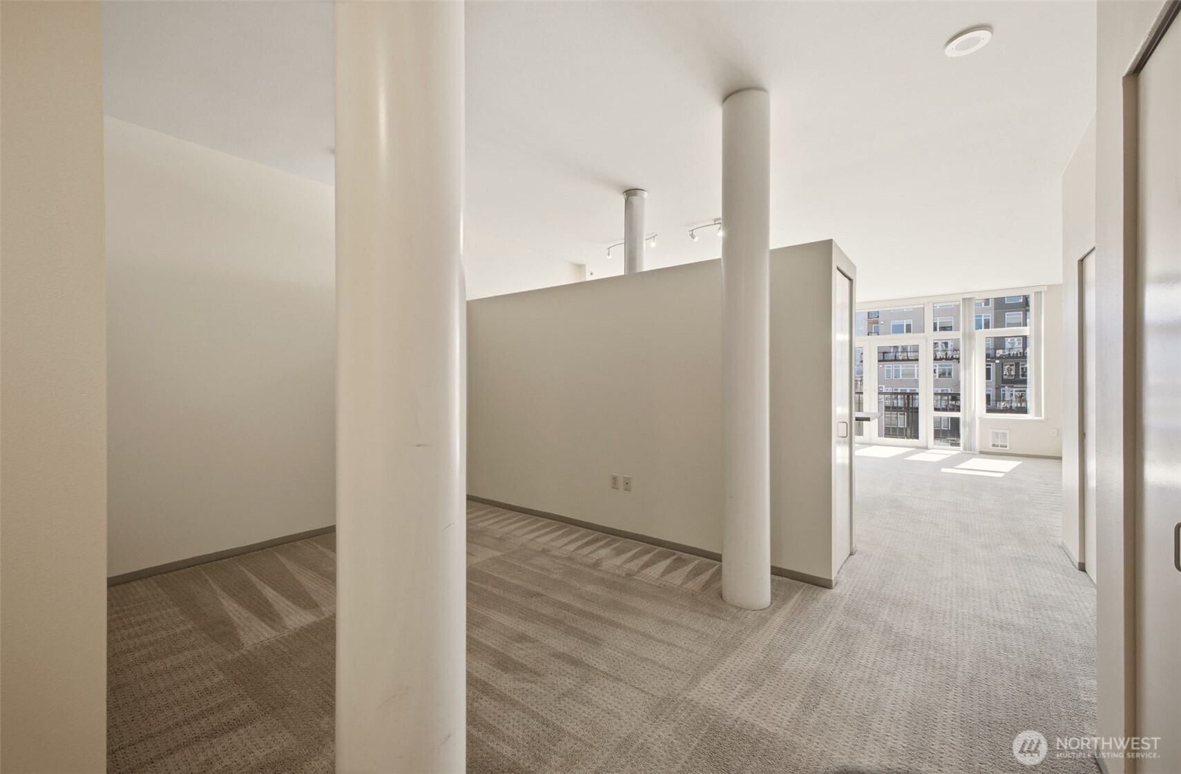 2717 Western Avenue Seattle WA 98121