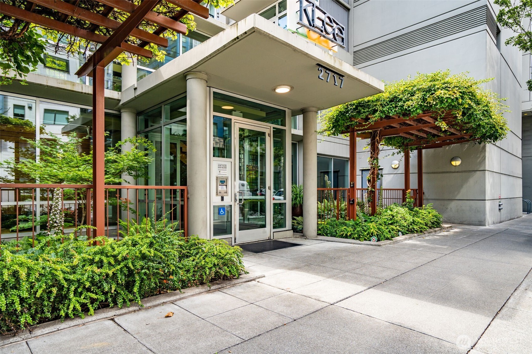 2717 Western Avenue Seattle WA 98121