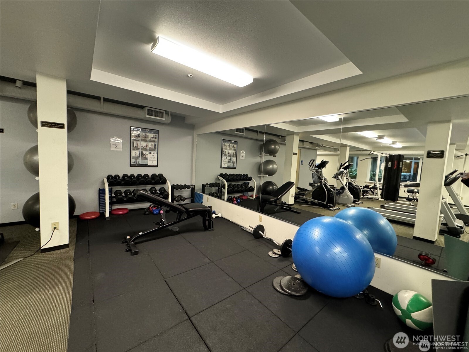 2717 Western Avenue Seattle WA 98121