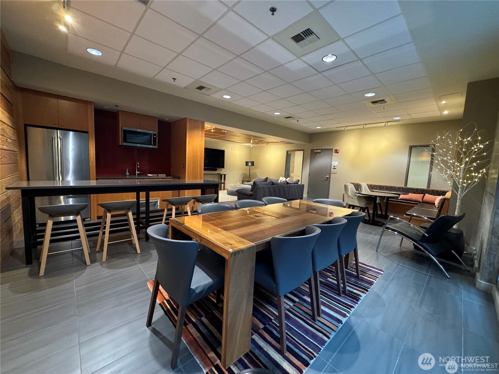 2717 Western Avenue Seattle WA 98121