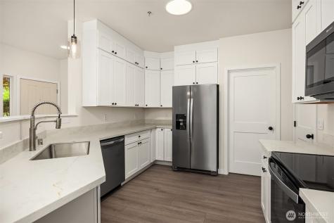515 241st Lane SE Sammamish WA 98074