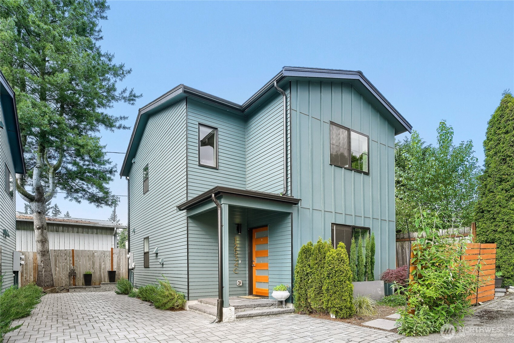 12534 5th Avenue NE Seattle WA 98125