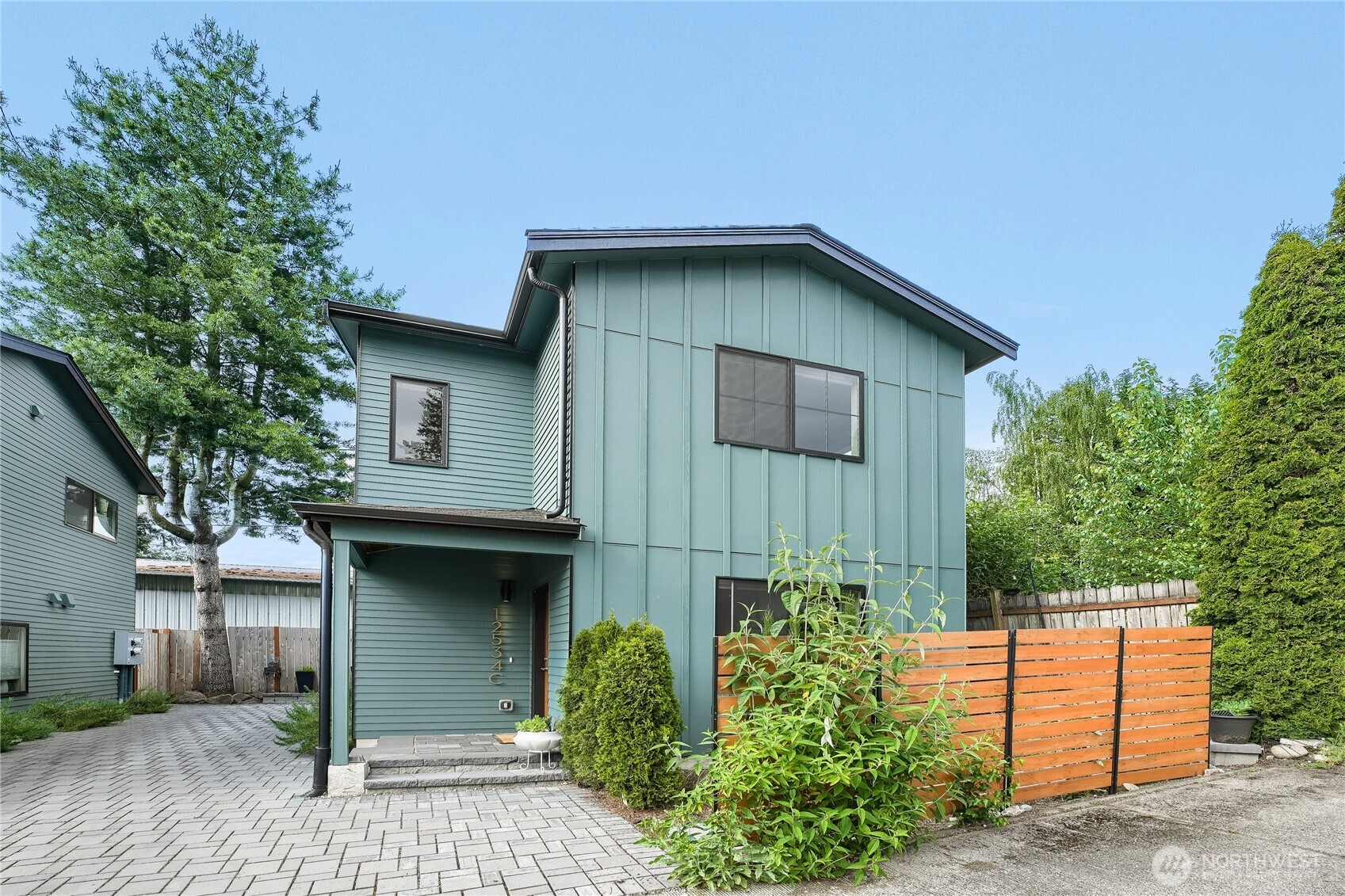 12534 5th Avenue NE Seattle WA 98125