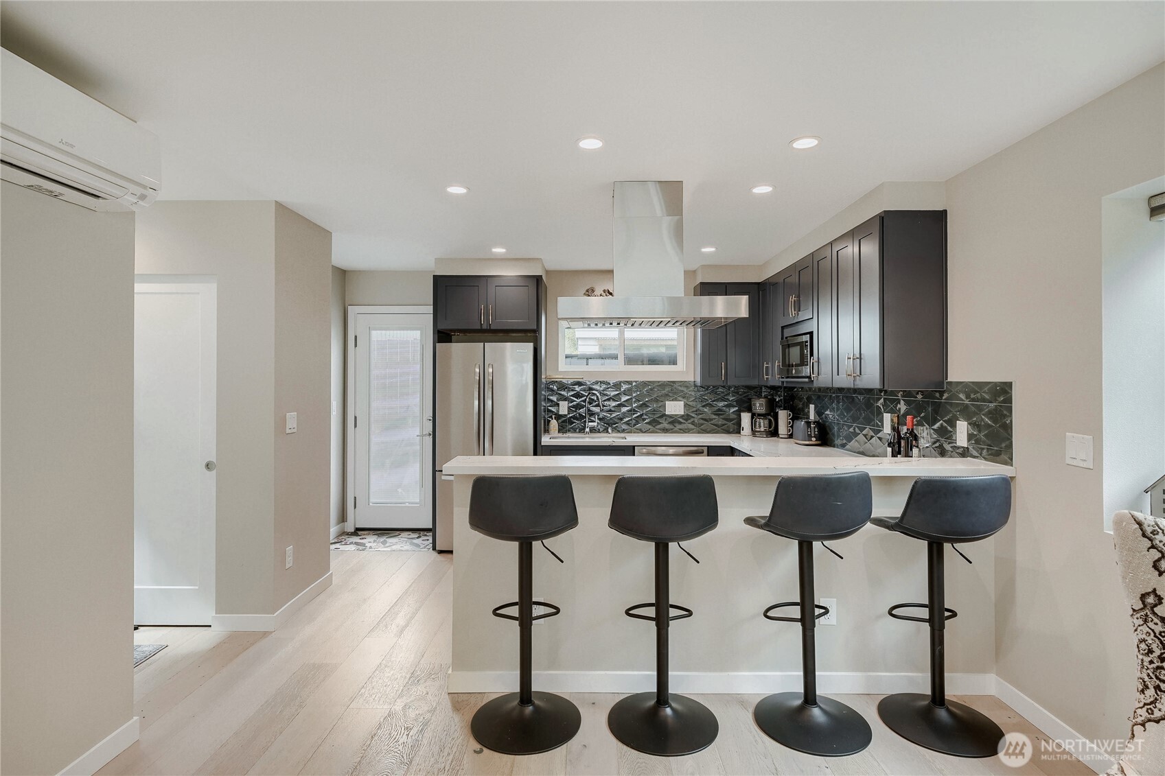 12534 5th Avenue NE Seattle WA 98125