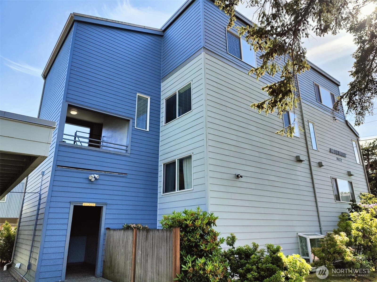 9522 1st Avenue NE Seattle WA 98115