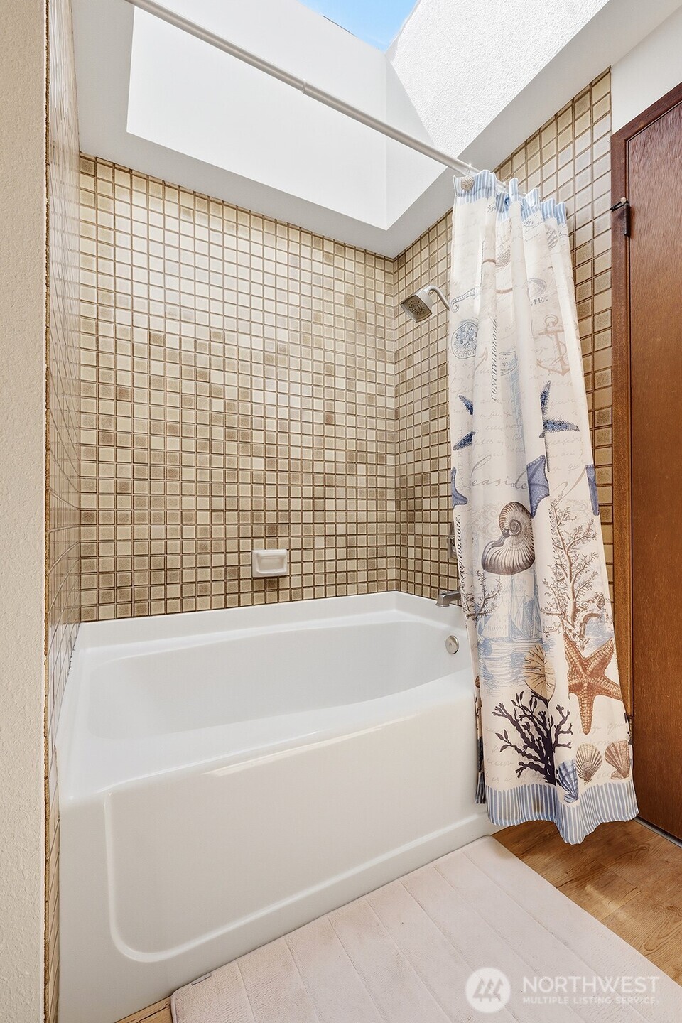 9522 1st Avenue NE Seattle WA 98115
