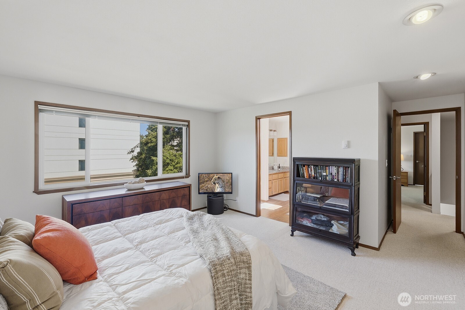 9522 1st Avenue NE Seattle WA 98115