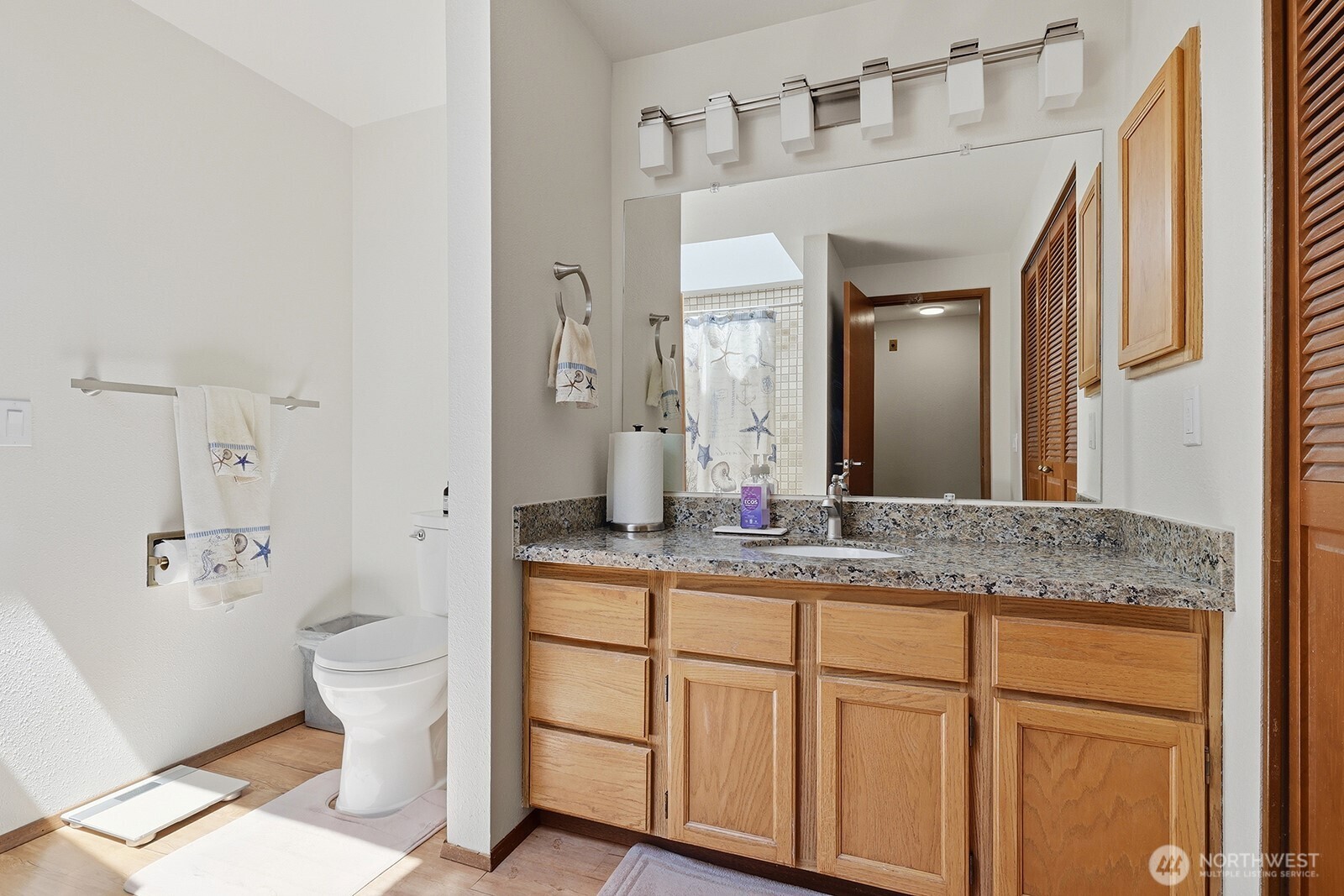 9522 1st Avenue NE Seattle WA 98115